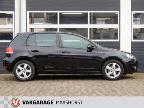 Volkswagen Golf - 1.6 TDI Highline / parkeersensoren / airco / cruise control - 1