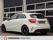 Mercedes-Benz A-klasse - 180 Prestige AMG / Parkeersensoren / Alcantara bekleding / Navigatie