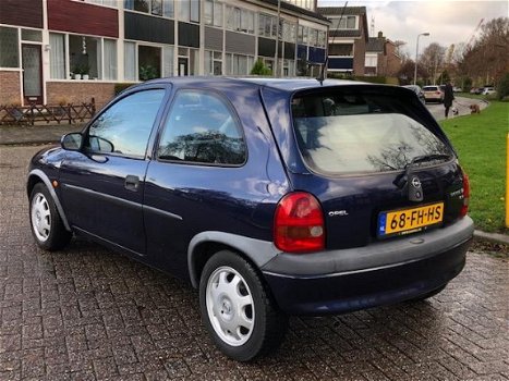 Opel Corsa - 1.2i-16V Onyx stuurbekrachtiging NAP Nette auto Goed onderhouden - 1