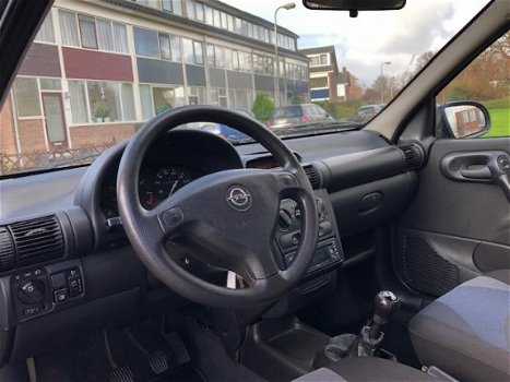 Opel Corsa - 1.2i-16V Onyx stuurbekrachtiging NAP Nette auto Goed onderhouden - 1
