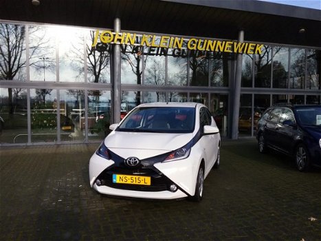 Toyota Aygo - 1.0 VVT-i x-play - 1