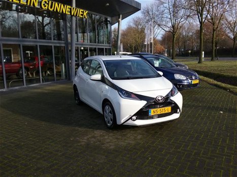 Toyota Aygo - 1.0 VVT-i x-play - 1