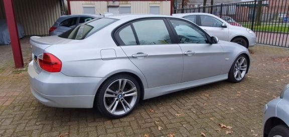 BMW 3-serie - 320i High Executive 3-serie 320i High Executive 6 BAK / NAVI / Nieuw APK - 1