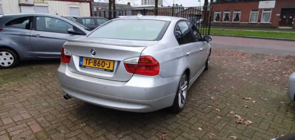 BMW 3-serie - 320i High Executive 3-serie 320i High Executive 6 BAK / NAVI / Nieuw APK - 1