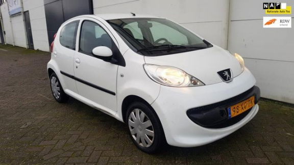 Peugeot 107 - 1.0-12V XS - 1