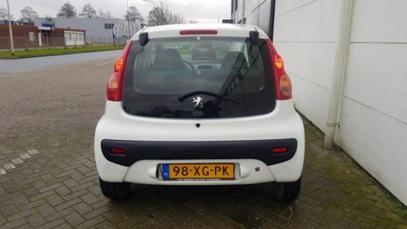 Peugeot 107 - 1.0-12V XS - 1