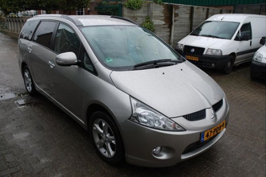 Mitsubishi Grandis - 2.4-16V Limited Keurige MPV op LPG met winterbanden erbij. 7-zitter Heerlijke r - 1