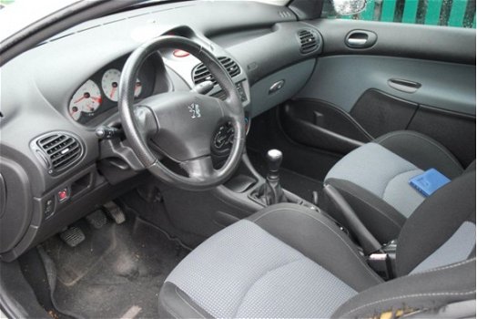 Peugeot 206 CC - 1.6-16V Nieuwe APK bij aflevering - 1