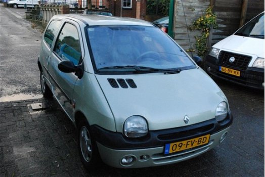 Renault Twingo - 1.2 Initiale Lederen bekleding en glazen open dak Nieuwe APK bij aflevering - 1