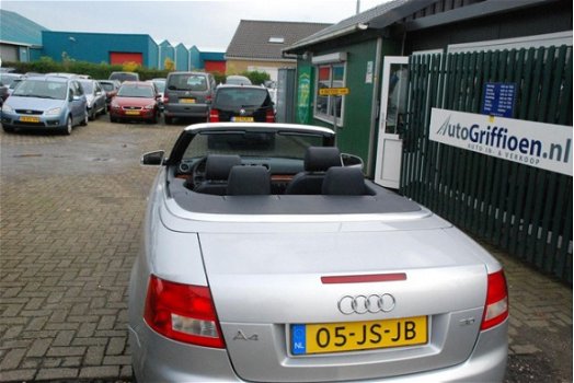 Audi A4 Cabriolet - 3.0 V6 Exclusive Keurige auto met leer - 1