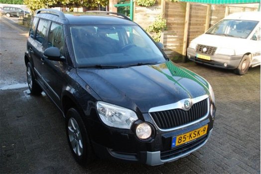 Skoda Yeti - 1.2 TSI Active Plus hoge instap, stoere MPV met trekhaak - 1