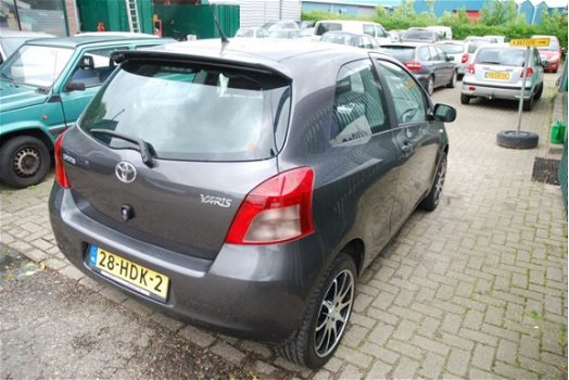 Toyota Yaris - 1.3 VVTi Terra / Airco Nieuwe APK bij aflevering - 1