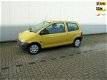 Renault Twingo - 1.2 '95, 175000 KM, NETTE AUTO MET JAAR APK - 1 - Thumbnail