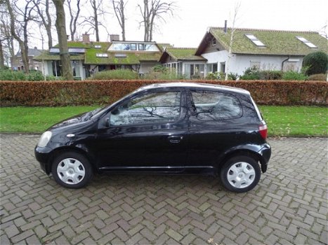 Toyota Yaris - 1.3-16V VVT-i Luna - 1