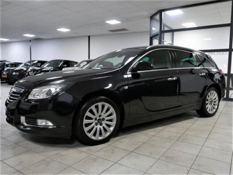 Opel Insignia Sports Tourer - 2.0 T Cosmo 4x4 220pk Sportleder 101dkm Xenon Navigatie Stoelkoeling - 1