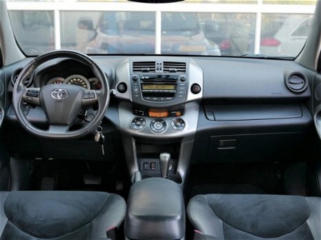 Toyota RAV4 - 2.0 VVTi Dynamic 4 x NIEUW BANDEN *127dkm* 4WD/Automaat/Climate - 1