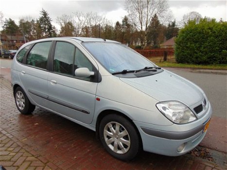 Renault Scénic - 1.6-16V Expression Clima / Elec.Pakket / Trekhaak - 1