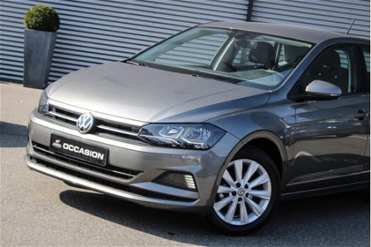 Volkswagen Polo - Comfortline 1.0 TSI 95pk Navigatie Parkeersensoren DAB Cruise control Climatronic - 1