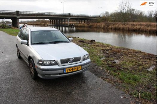 Volvo V40 - 1.8 Europa |Luxe uitvoering|Nieuwe APK bij aflevering| - 1