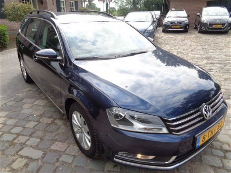 Volkswagen Passat Variant - 1.6 TDI COMFL.EX.ED.NAVI/LMV/PDC/ECC/CR-CONTR - 1