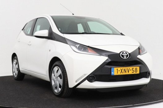 Toyota Aygo - 1.0 VVT-i x-play | Camera | Airco | Cruise control - 1