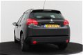 Peugeot 2008 - 1.2 PureTech Blue Lion | Navigatie | Parkeersensoren - 1 - Thumbnail