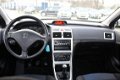 Peugeot 307 - 2.0-16V XS airco, radio cd speler, cruise control, elektrische ramen, trekhaak, lichtm - 1 - Thumbnail