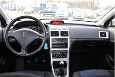 Peugeot 307 - 2.0-16V XS airco, radio cd speler, cruise control, elektrische ramen, trekhaak, lichtm