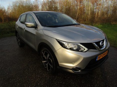 Nissan Qashqai - 1.6 Navigatie / Stoelverwarming / 19inch Tekna - 1