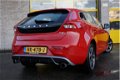 Volvo V40 - 2.0 D2 5drs R-Design Business BJ2015 Xenon | LMV16