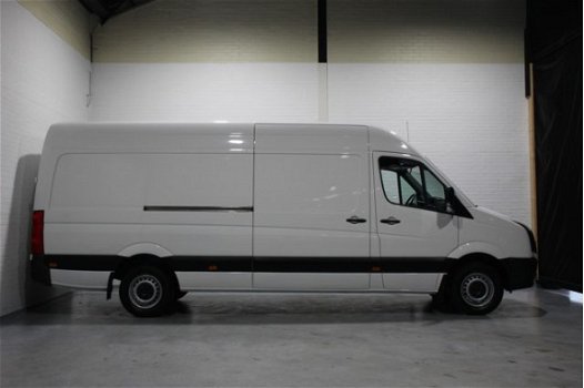 Volkswagen Crafter - 2.0 TDI 136 pk L3H2 Airco, Bijrijdersbank, APK 12-2020 - 1