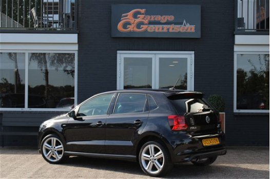 Volkswagen Polo - 1.2 TSI 90PK R-Line / Navigatie / Bleumotion / 17