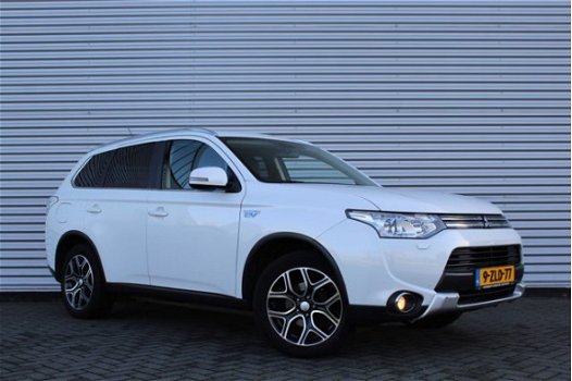 Mitsubishi Outlander - 2.0 PHEV Executive Edition X-Line | Airco | Navi | Cruise | Camera | Inclusie - 1