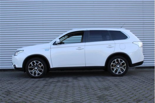 Mitsubishi Outlander - 2.0 PHEV Executive Edition X-Line | Airco | Navi | Cruise | Camera | Inclusie - 1