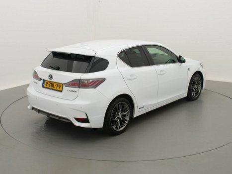 Lexus CT 200h - 1.8 136pk Hybrid Automaat F Sport Line LED Pakket - 1