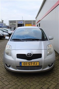 Toyota Yaris - 1.3 16V VVT-I Luna 5-DEURS AIRCO AUT - 1