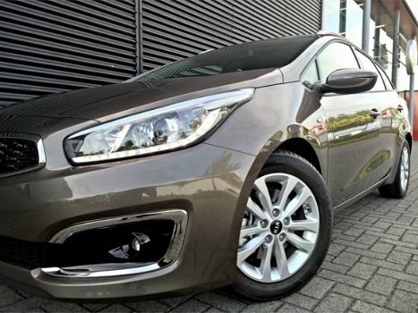 Kia Cee'd - Ceed SW 1.6 ComfortLineNavigator / 7 jaar garantie - 1