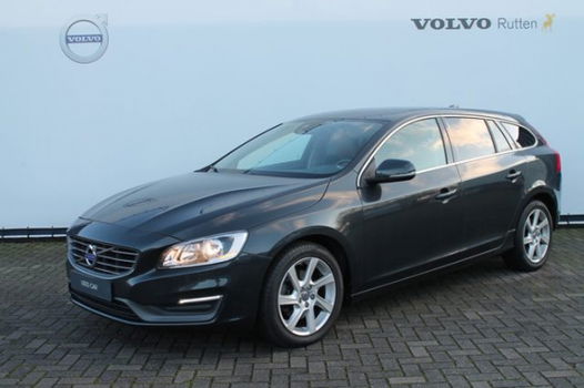 Volvo V60 - D4 180PK Automaat Momentum/ Navigatie/ Getint Glas/ 17'' velgen - 1