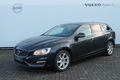 Volvo V60 - D4 180PK Automaat Momentum/ Navigatie/ Getint Glas/ 17'' velgen - 1 - Thumbnail