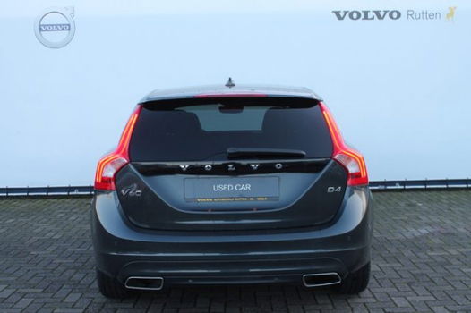 Volvo V60 - D4 180PK Automaat Momentum/ Navigatie/ Getint Glas/ 17'' velgen - 1