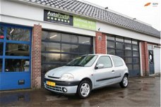 Renault Clio - 1.2 RN NIEUWE BANDEN en APK gekeurd