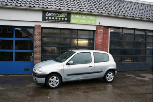 Renault Clio - 1.2 RN NIEUWE BANDEN en APK gekeurd - 1