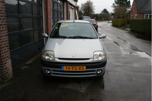 Renault Clio - 1.2 RN NIEUWE BANDEN en APK gekeurd - 1