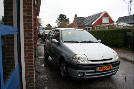 Renault Clio - 1.2 RN NIEUWE BANDEN en APK gekeurd - 1