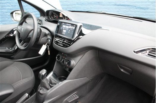 Peugeot 208 - 5drs 1.2 PureTech Blue Lion | Navigatie | Bluetooth | Parkeersensoren | Trekhaak | - 1