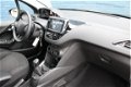 Peugeot 208 - 5drs 1.2 PureTech Blue Lion | Navigatie | Bluetooth | Parkeersensoren | Trekhaak | - 1 - Thumbnail