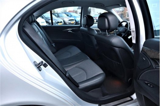 Mercedes-Benz E-klasse - 220 CDI Avantgarde | AUT | Dealer / MB Specialist onderhouden | Navi | Xeno - 1