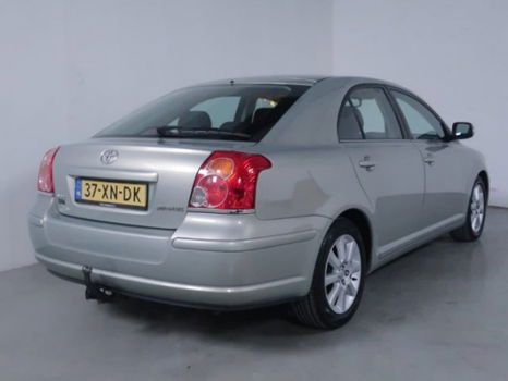 Toyota Avensis - 1.8 VVTi Luna - 1