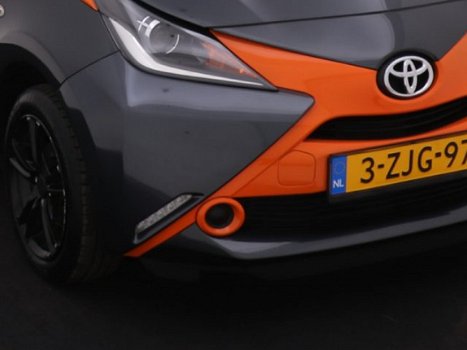 Toyota Aygo - 1.0 VVT-i x-play | airco | bluetooth | camera | NEFKENS DEAL - 1