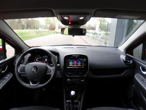 Renault Clio Estate - TCe 90 pk Intens (Navigatiesysteem) - 1
